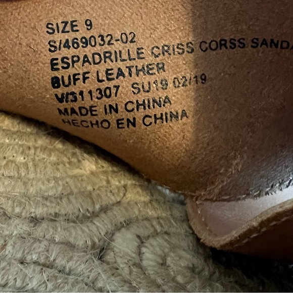 GAP Cross Strap Espadrille Sandals (like new) Tan - Picture 4 of 4